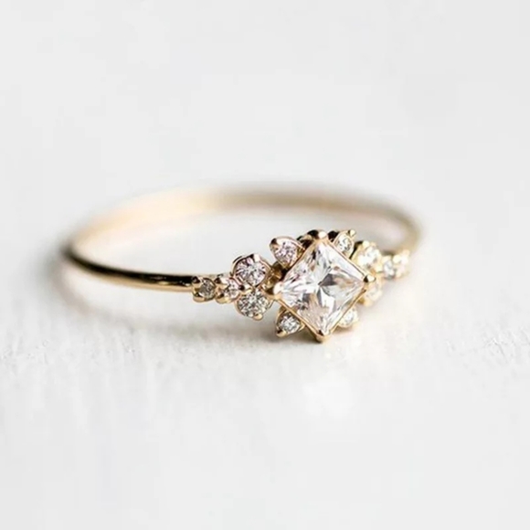 ♡New Minimalist style white CZ stone proposal ring - Picture 2 of 5